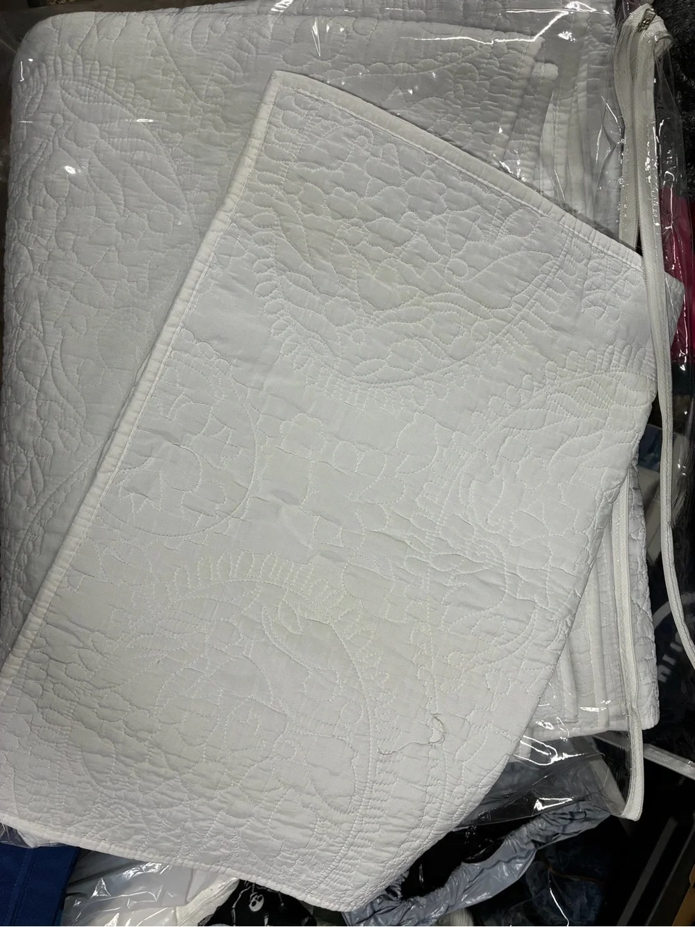 Twin/Twin Extra Long Garment Washed Paisley Stitch Quilt White - Threshold